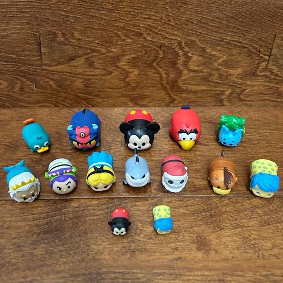 TSUM TSUM Vinyl Figures - Picture 1 of 7